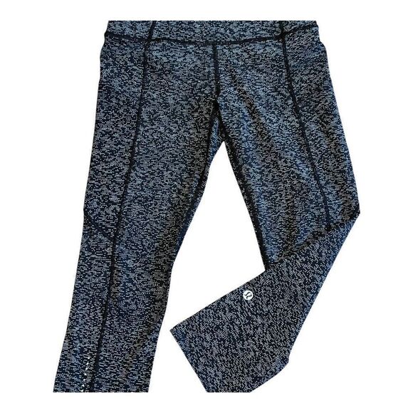 Lululemon Black White Polka Dot Wunder Under High-Rise Crop 21" Size 4 - Picture 3 of 7